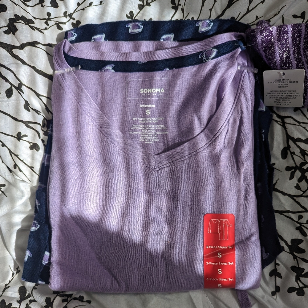 Sonoma Women's 3 Piece Sleep Set size small - Picture 2 of 3